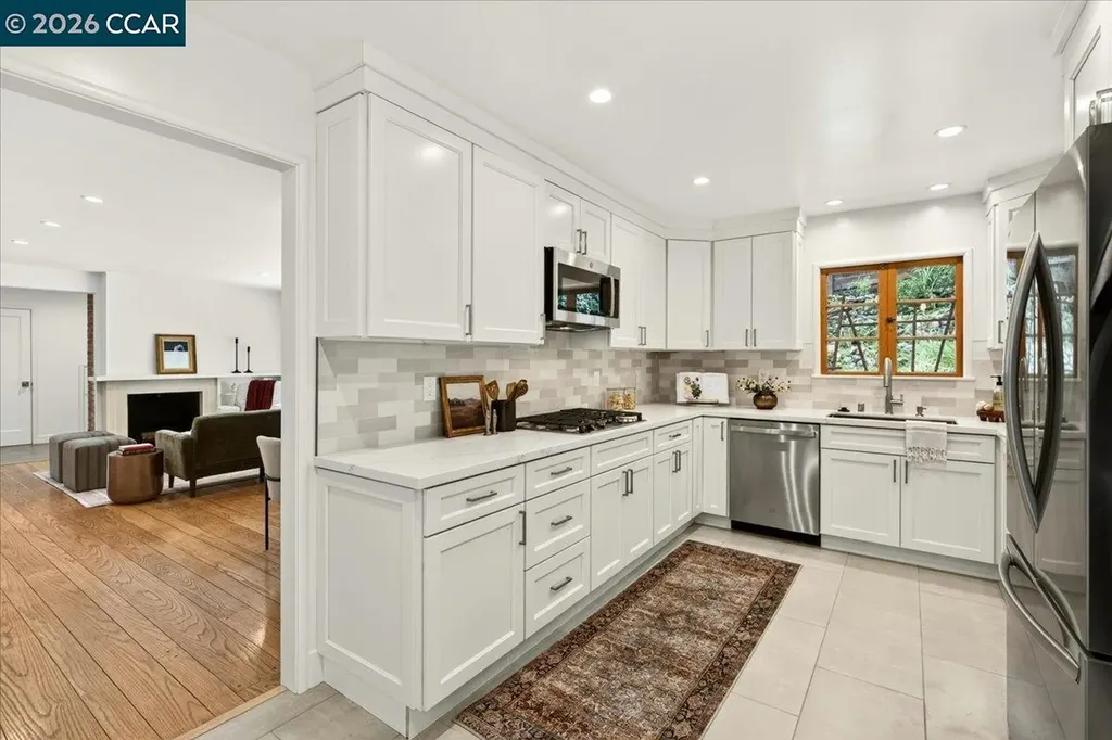 24 Las Vegas Road Orinda CA 94563