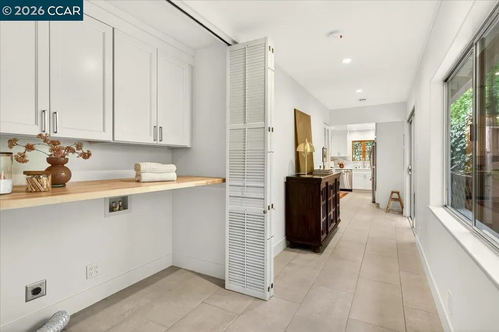 24 Las Vegas Road Orinda CA 94563