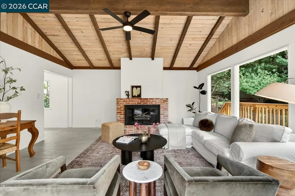 24 Las Vegas Road Orinda CA 94563