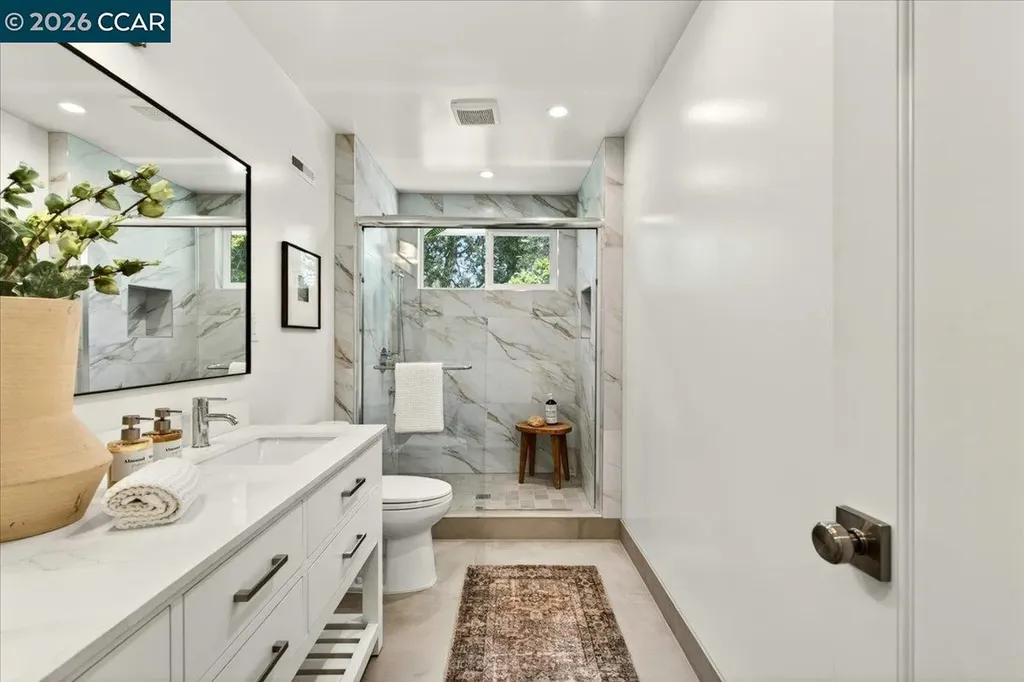 24 Las Vegas Road Orinda CA 94563