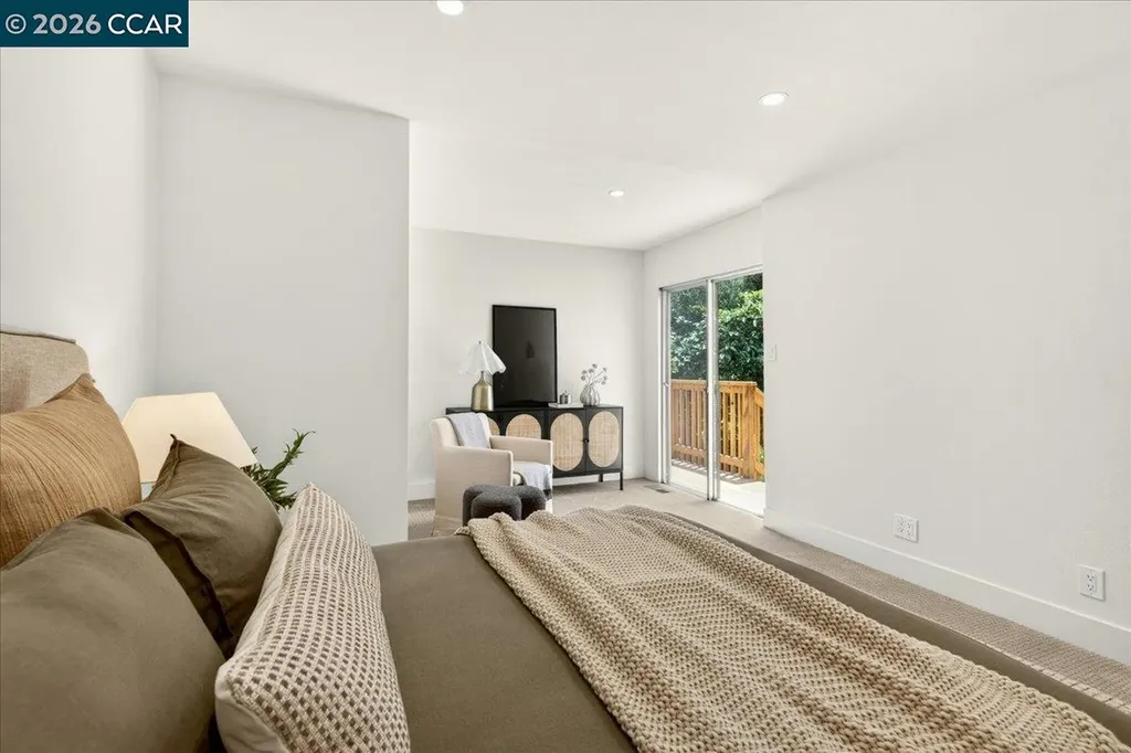 24 Las Vegas Road Orinda CA 94563