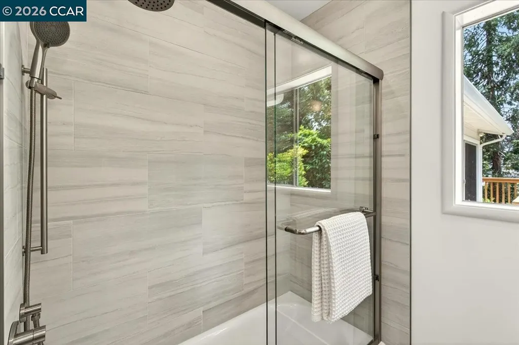 24 Las Vegas Road Orinda CA 94563
