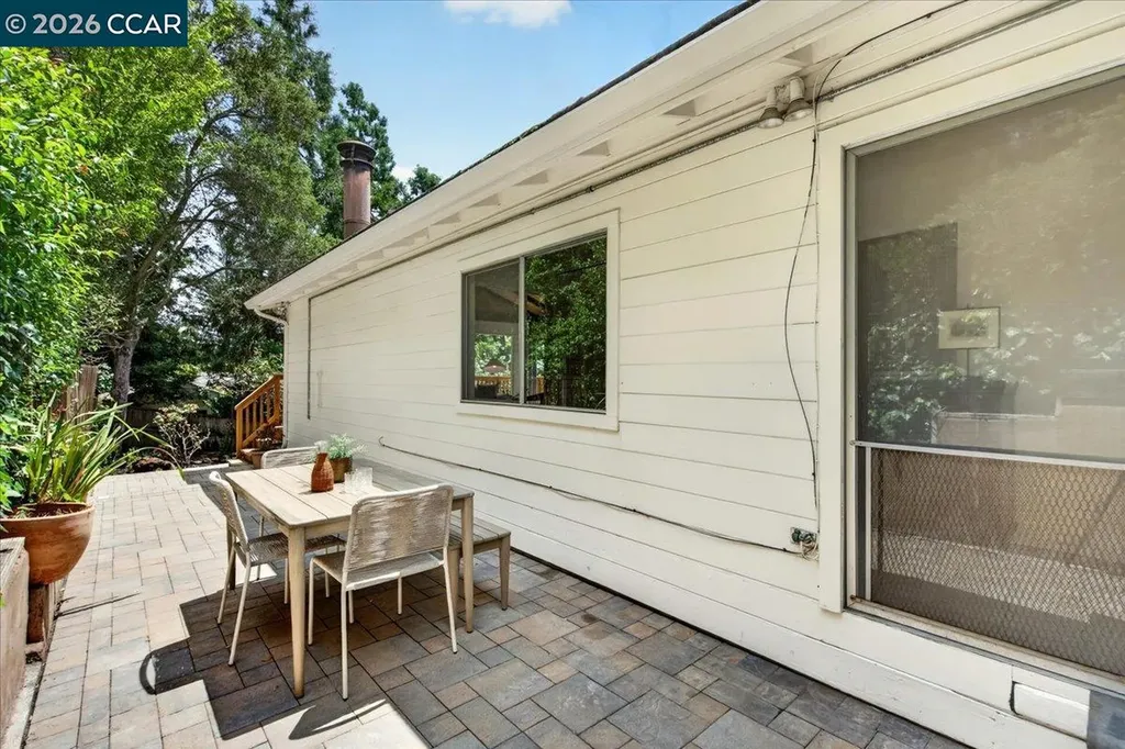 24 Las Vegas Road Orinda CA 94563