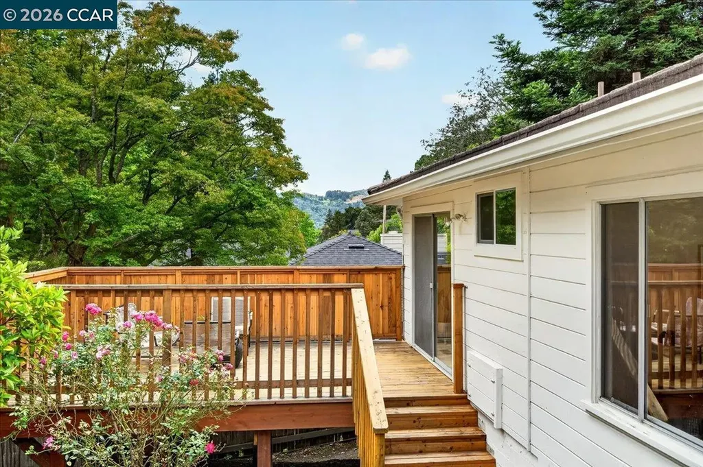 24 Las Vegas Road Orinda CA 94563