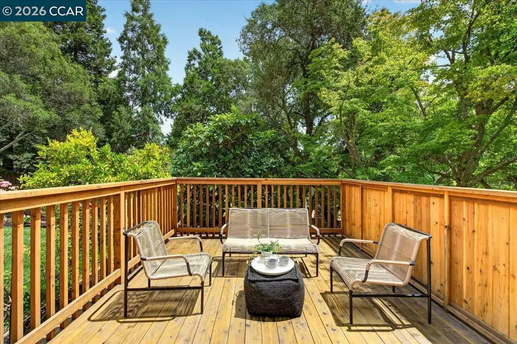 24 Las Vegas Road Orinda CA 94563