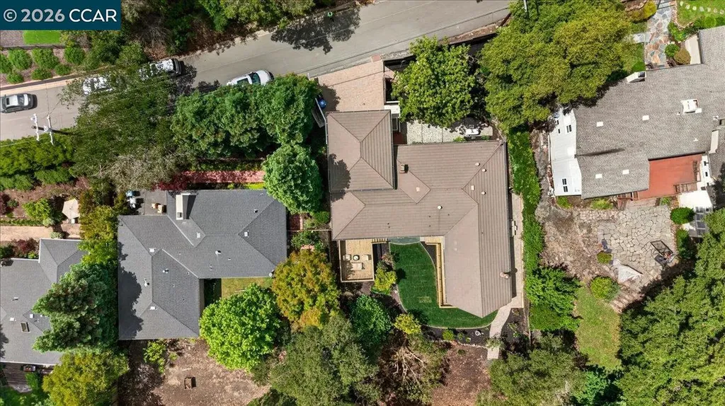 24 Las Vegas Road Orinda CA 94563