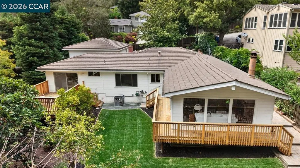24 Las Vegas Road Orinda CA 94563