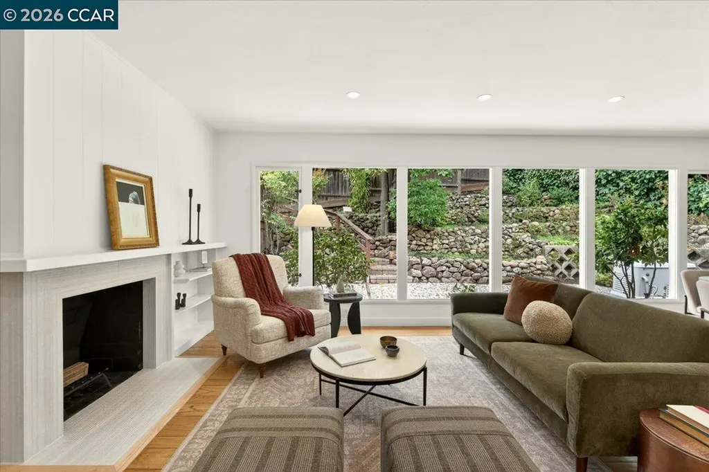 24 Las Vegas Road Orinda CA 94563