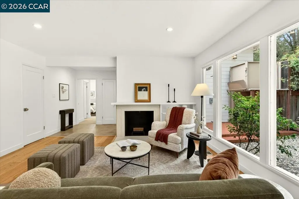 24 Las Vegas Road Orinda CA 94563