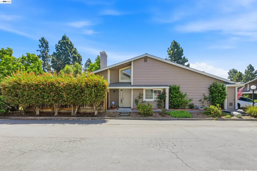 2402 Heathrow Lane San Leandro CA 94577