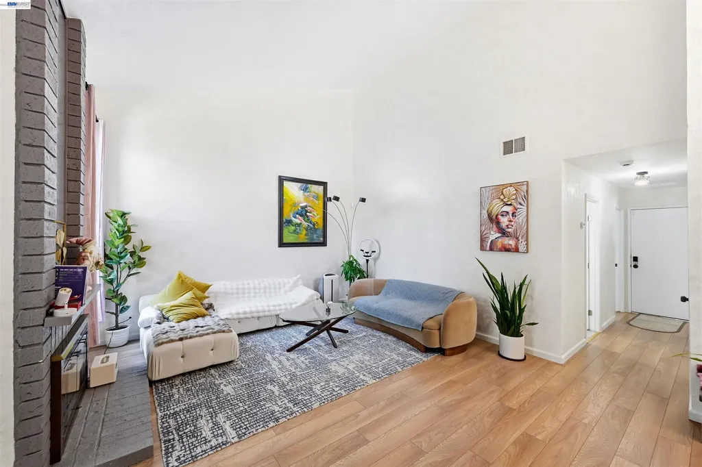 2402 Heathrow Lane San Leandro CA 94577