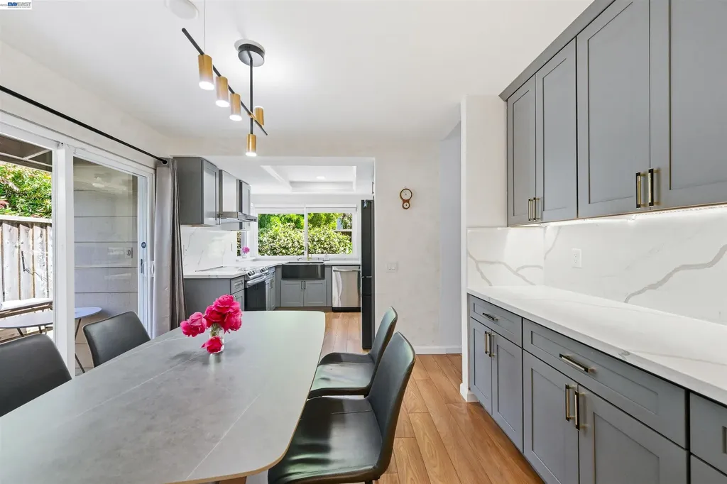 2402 Heathrow Lane San Leandro CA 94577