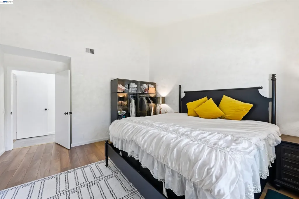 2402 Heathrow Lane San Leandro CA 94577