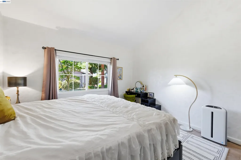 2402 Heathrow Lane San Leandro CA 94577