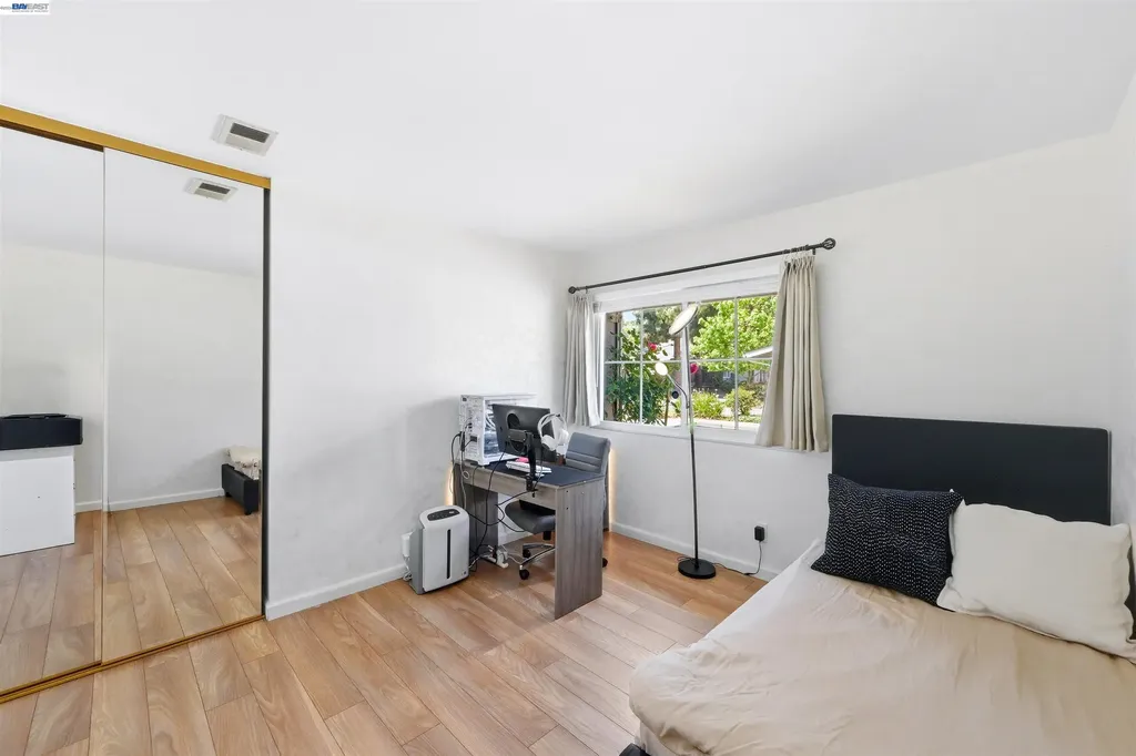 2402 Heathrow Lane San Leandro CA 94577