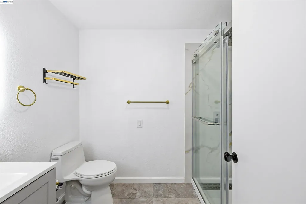 2402 Heathrow Lane San Leandro CA 94577