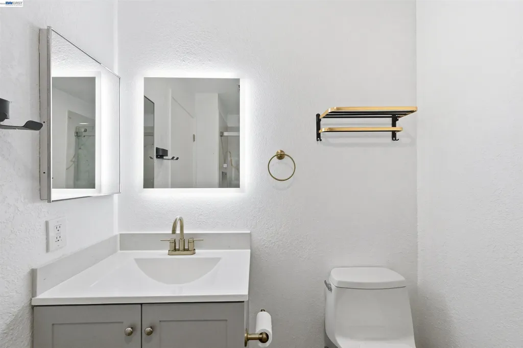 2402 Heathrow Lane San Leandro CA 94577