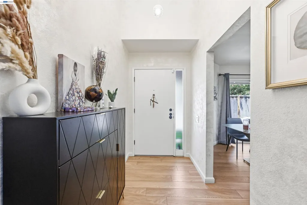 2402 Heathrow Lane San Leandro CA 94577