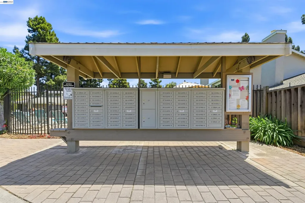 2402 Heathrow Lane San Leandro CA 94577