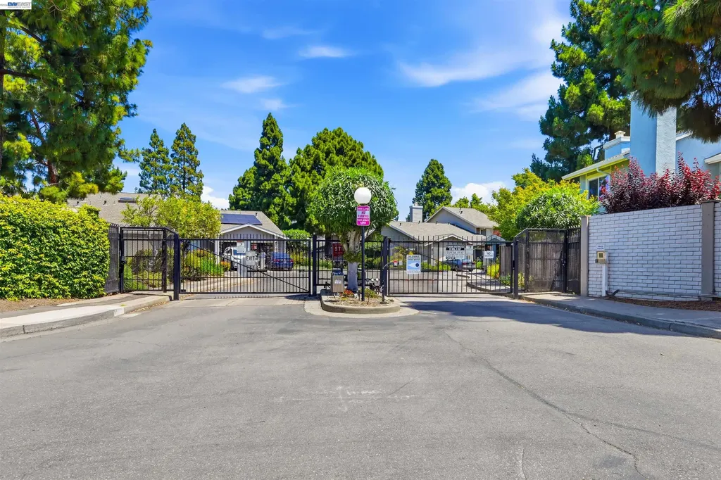 2402 Heathrow Lane San Leandro CA 94577