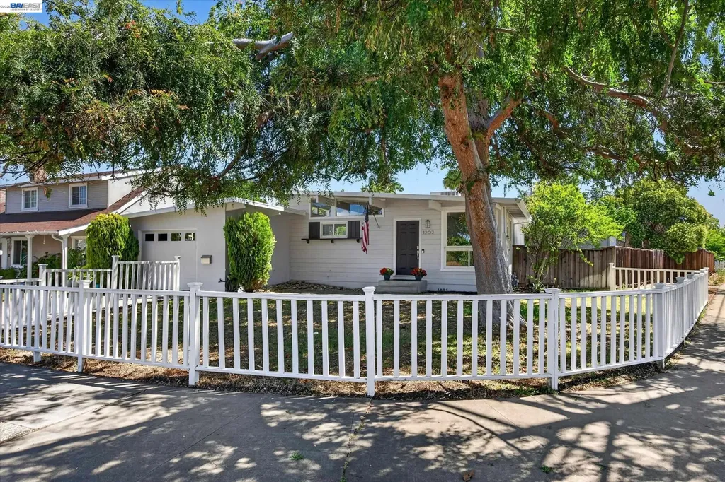 1202 P Street Livermore CA 94551