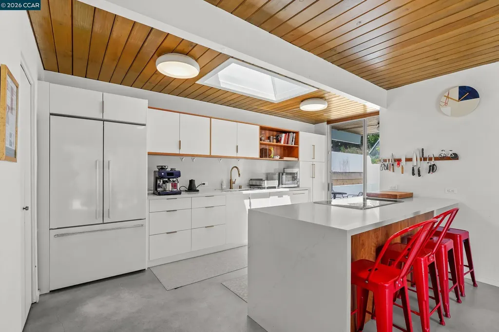 8010 Shay Drive Oakland CA 94605