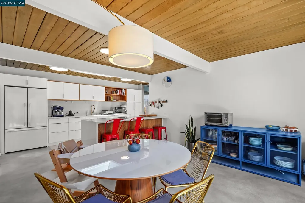8010 Shay Drive Oakland CA 94605