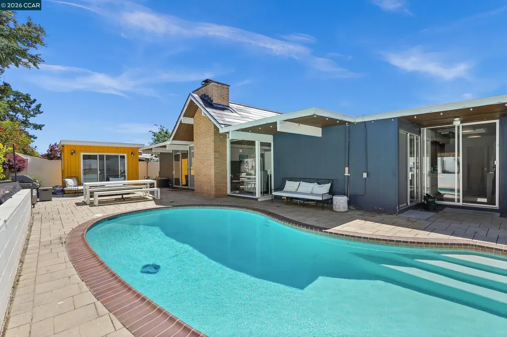 8010 Shay Drive Oakland CA 94605