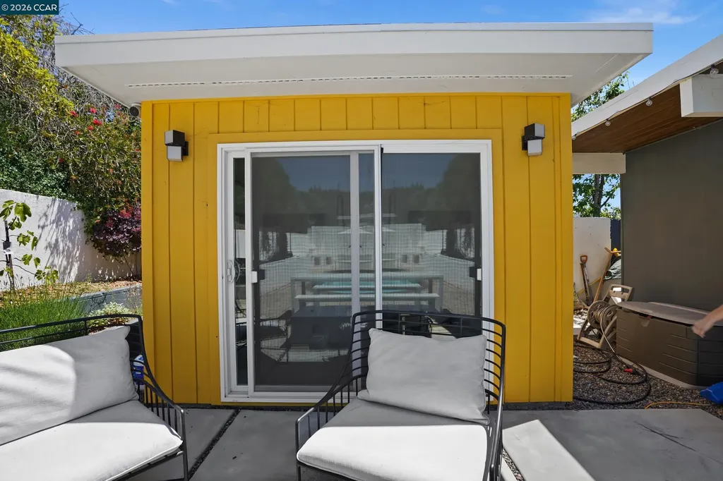 8010 Shay Drive Oakland CA 94605