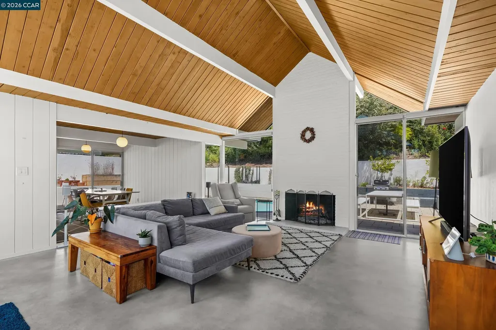 8010 Shay Drive Oakland CA 94605
