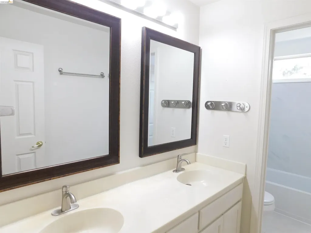 15678 Atlantus Avenue San Leandro CA 94579