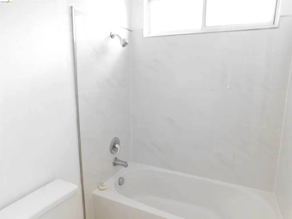 15678 Atlantus Avenue San Leandro CA 94579