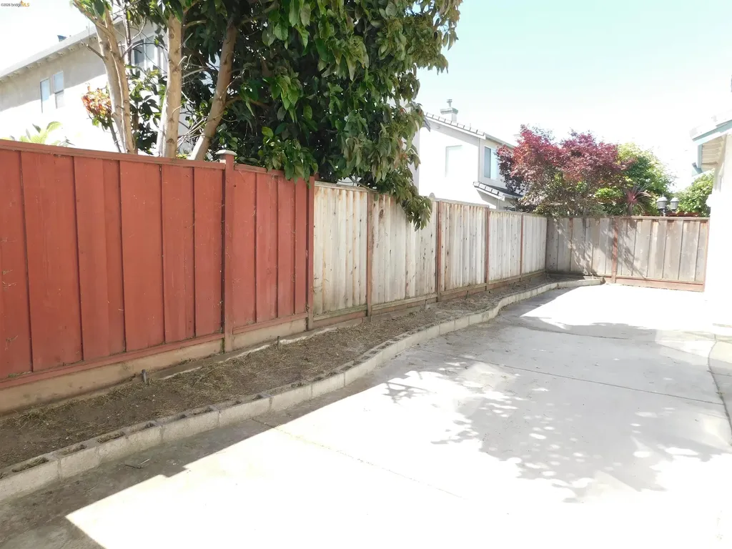 15678 Atlantus Avenue San Leandro CA 94579