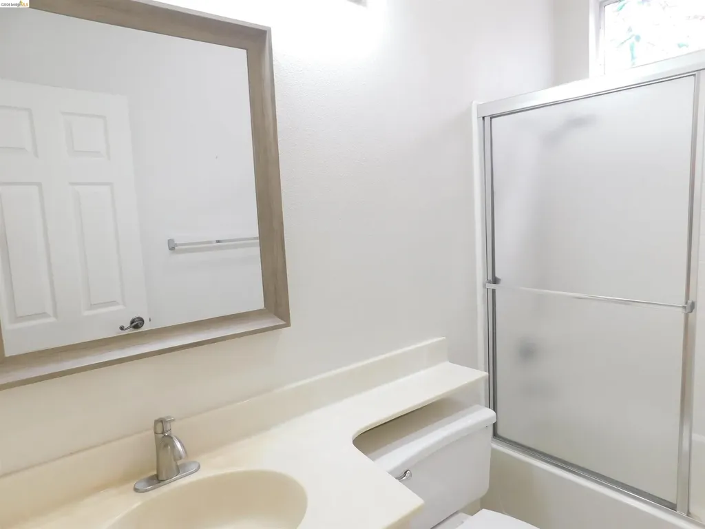 15678 Atlantus Avenue San Leandro CA 94579