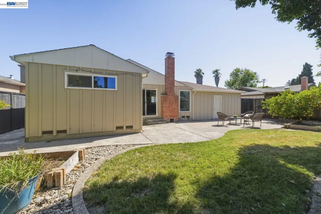 35760 Haley Street Newark CA 94560
