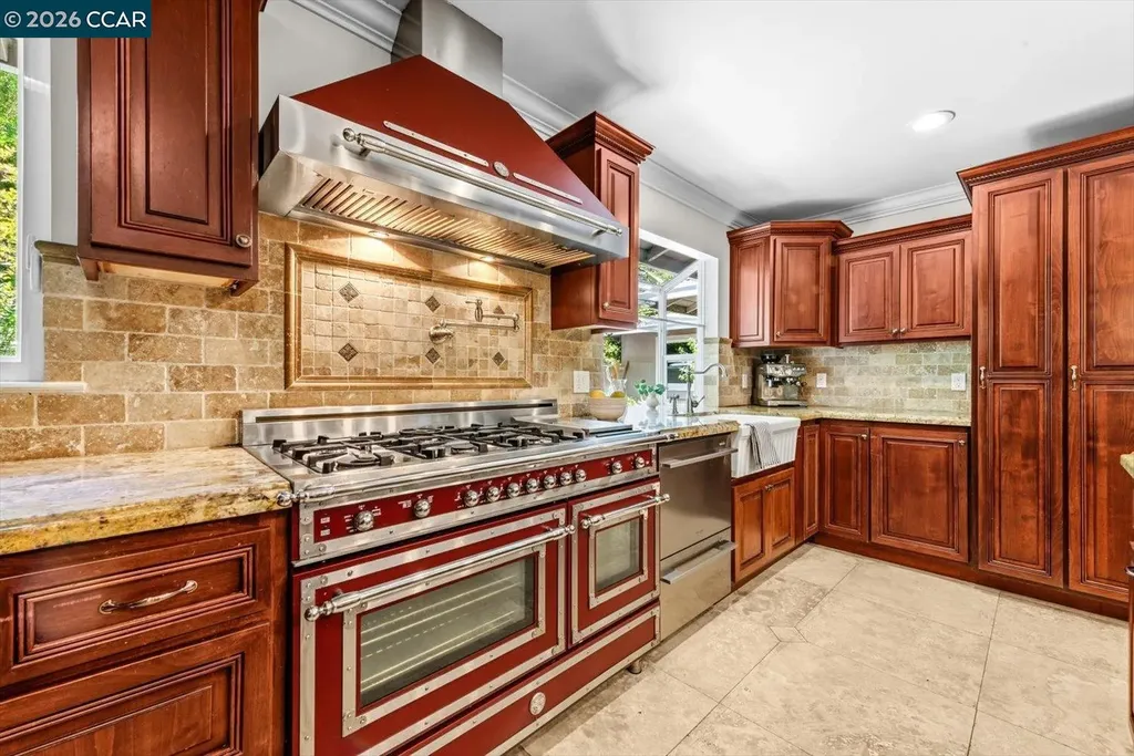 1642 Carriage Drive Walnut Creek CA 94598