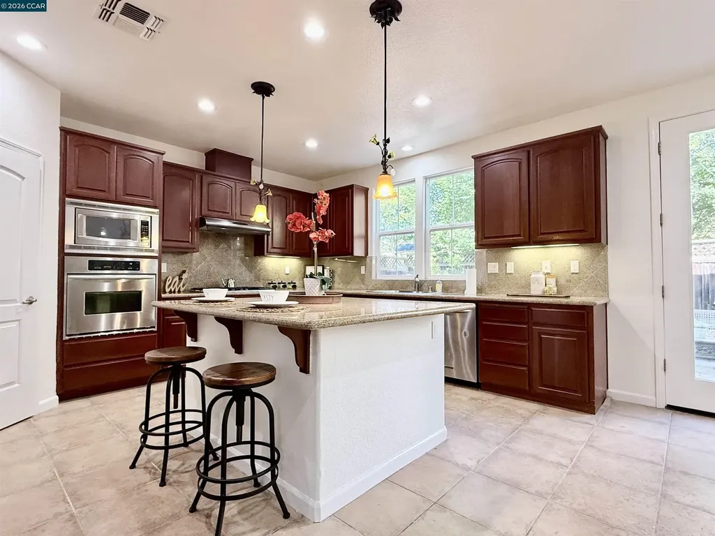 7240 Willow Creek Circle Vallejo CA 94591
