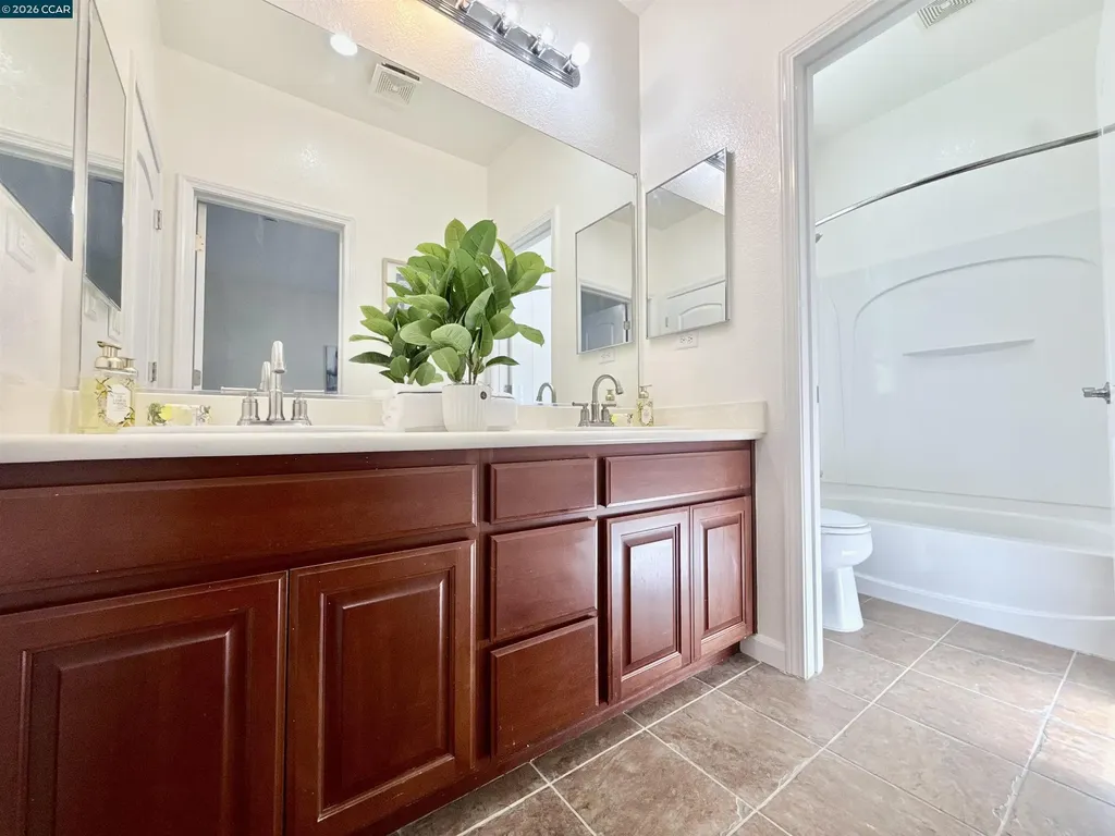 7240 Willow Creek Circle Vallejo CA 94591