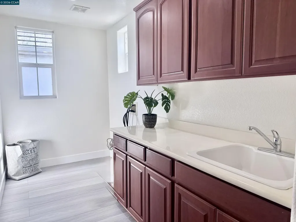7240 Willow Creek Circle Vallejo CA 94591