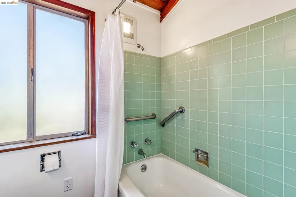 335 Vermont Avenue Berkeley CA 94707