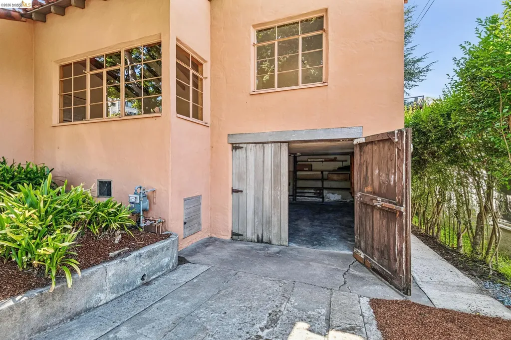 335 Vermont Avenue Berkeley CA 94707