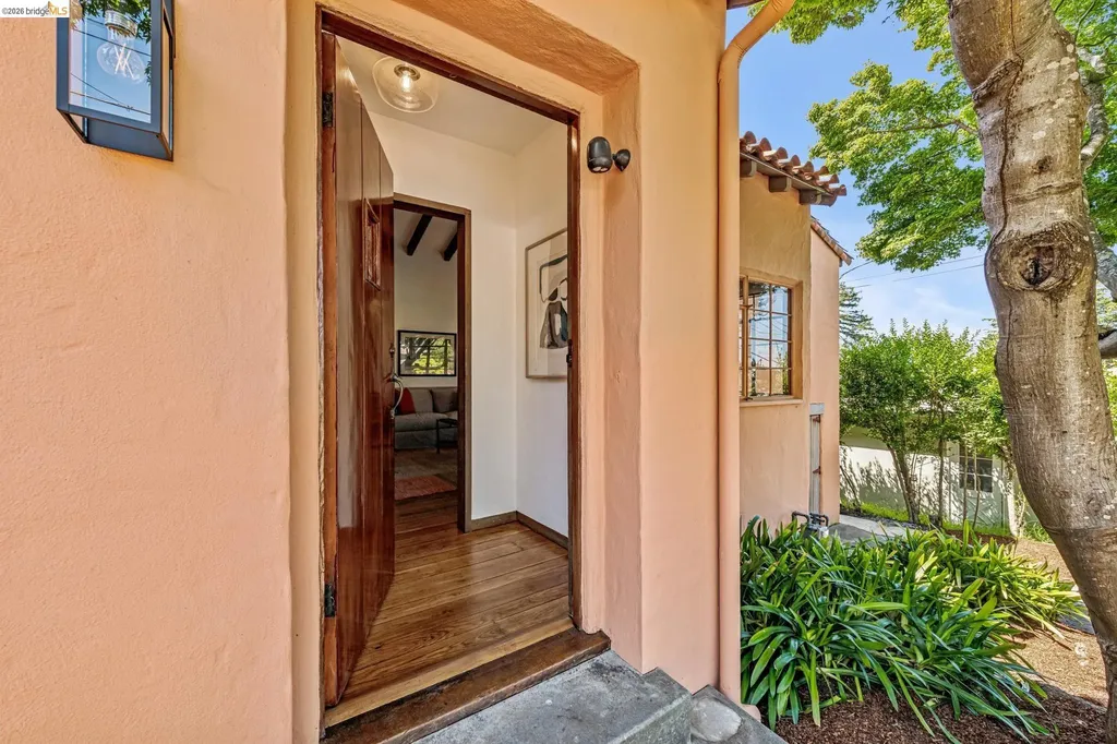 335 Vermont Avenue Berkeley CA 94707