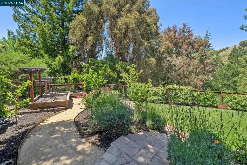 1119 Oak Hill Road Lafayette CA 94549