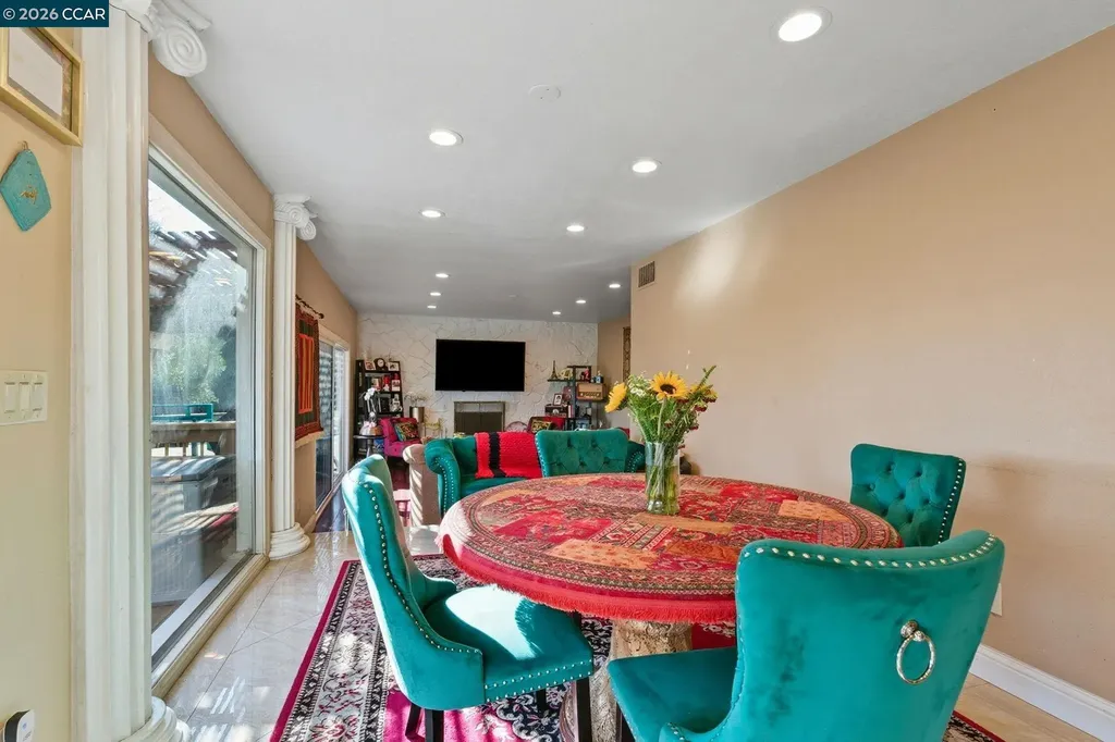 17 Corte Granada Moraga CA 94556