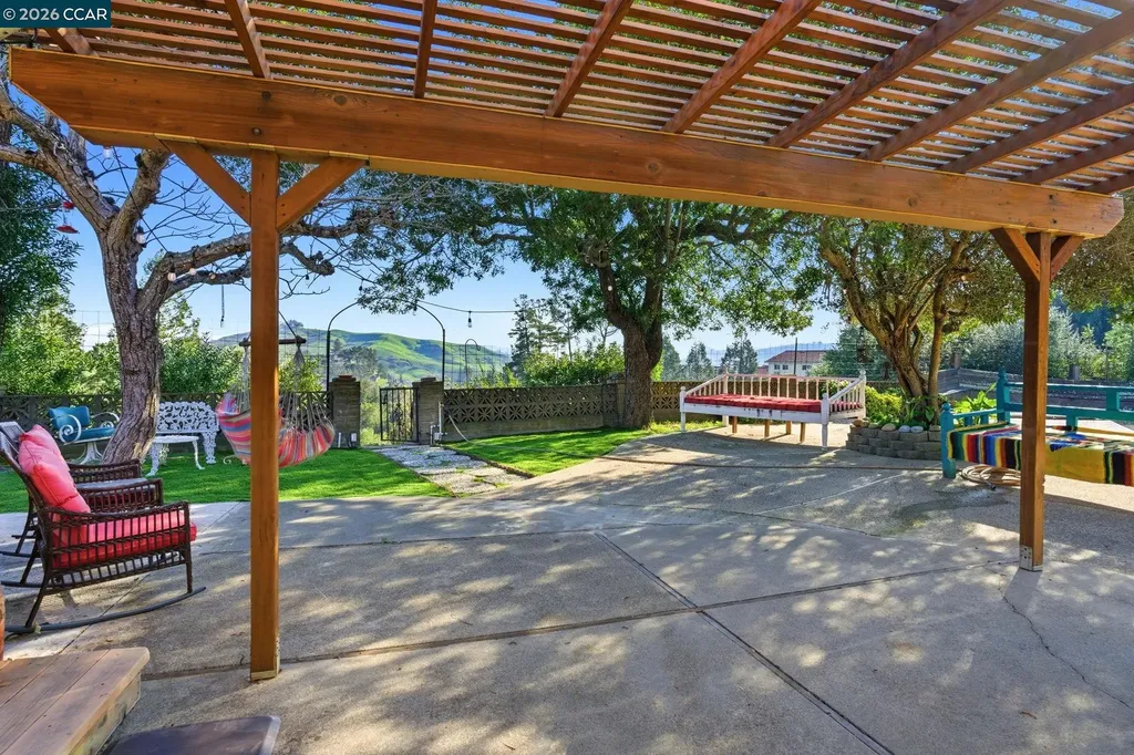 17 Corte Granada Moraga CA 94556
