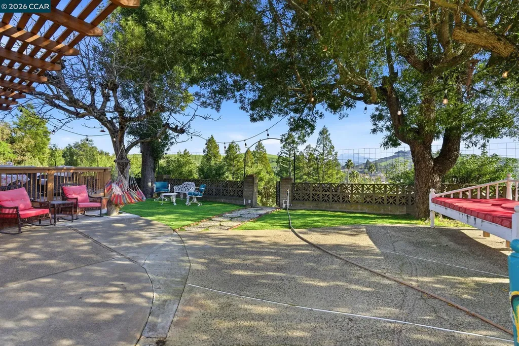 17 Corte Granada Moraga CA 94556