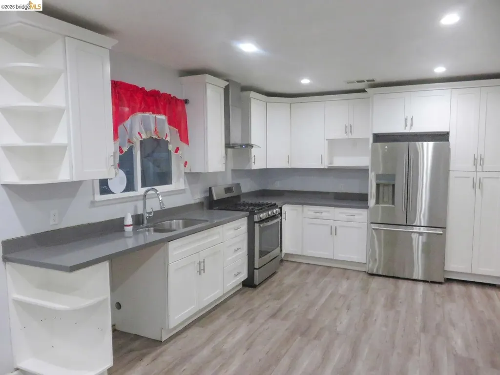 1649 72nd Avenue Oakland CA 94621