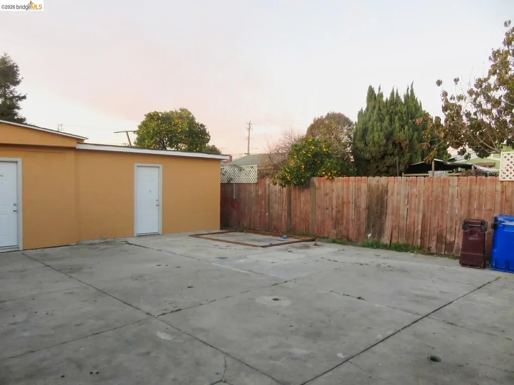 1649 72nd Avenue Oakland CA 94621