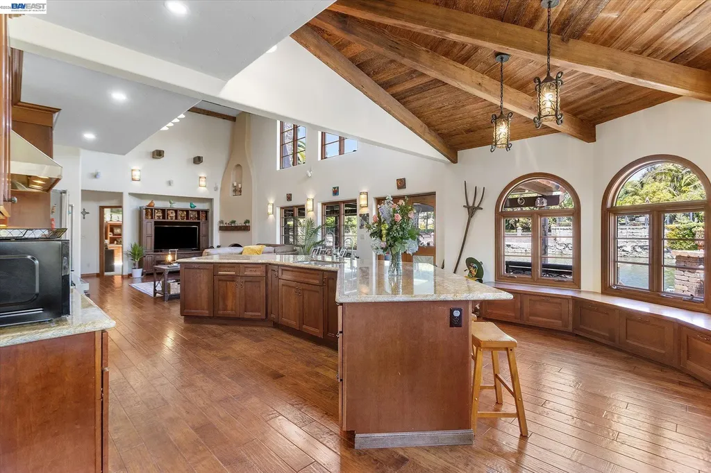 630 Rock Isle Alameda CA 94501