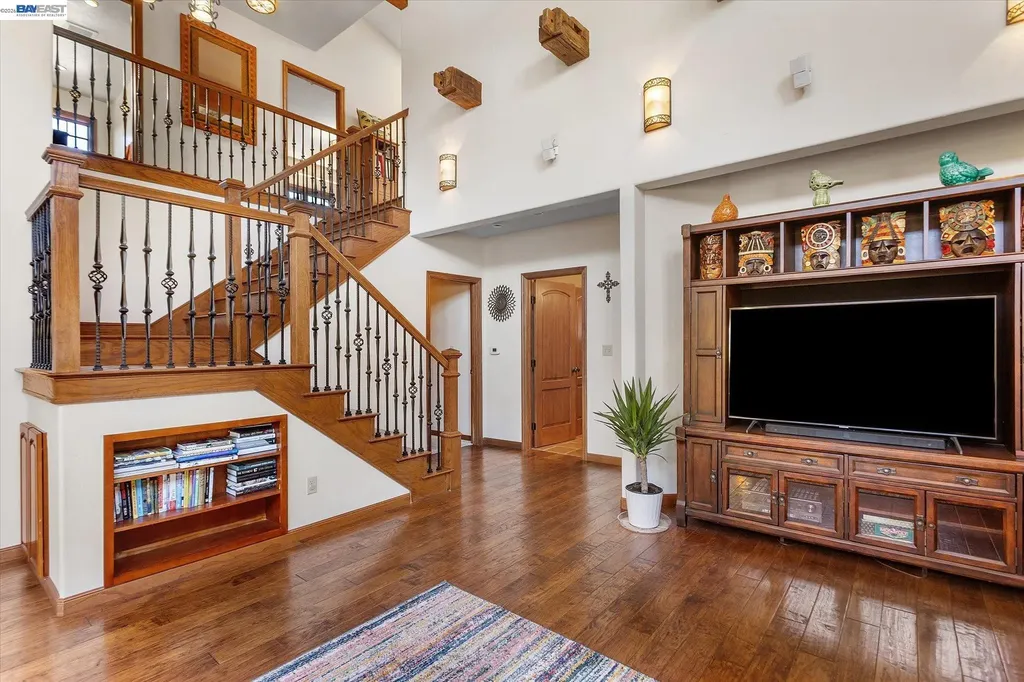 630 Rock Isle Alameda CA 94501